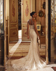 Fit and Flair Brautkleid mit Perlenspitze von Demetrios