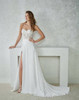 A-Linie Brautkleid mit V-Ausschnitt von White one