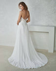 A-Linie Brautkleid mit V-Ausschnitt von White one