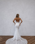 Fit and Flair Brautkleid aus Spitze von Made with Love