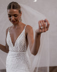A-Linie mit Brautkleid V-Ausschitt von Made with Love