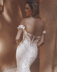 Spitzen-Meerjungfrau Brautkleid mit herzförmige Ausschnitt und 3D-Blumenapplikationen, von Enzoani