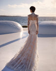 Meerjungfrau-Brautkleid aus Chantilly-Spitze mit floralen Details von Milla Nova