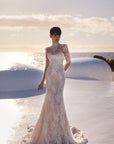 Meerjungfrau-Brautkleid aus Chantilly-Spitze mit floralen Details von Milla Nova