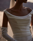 A-Linien-Brautkleid aus Satin mit Wasserfallausschnitt von Milla Nova