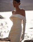 Meerjungfrau-Brautkleid mit drapierten Off-Shoulder-Ärmeln von Milla Nova