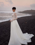 A-Linie Brautkleid mit langen Ärmeln und semi-transparentem Korsett von Milla Nova