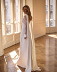 Clean Brautkleid mit Beinschlitz von Milla Nova