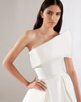 A-Linie Brautkleid mit asymmetrischen Schnitt, von Pronovias