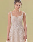 Brautkleid mit Quadratische Ausschnitt von Teresa Atelier