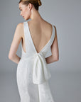Fit and Flair Brautkleid mit eine Schleife am Rücken, von Pronovias