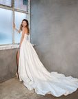 Brautkleid mit Beinschlitz von Teresa Atelier