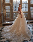 Princess Brautkleid aus Tüll, von Pronovias