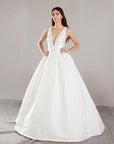 Princess Brautkleid mit Taschen, von Pronovias