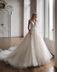 Princess Brautkleid mit V Ausschnitt, von Nicole