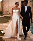 A-Linie Brautkleid mit Schlitz aus Satin von Milla Nova