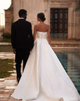 A-Linie Brautkleid mit Schlitz aus Satin von Milla Nova