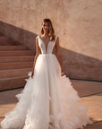 A-Linie Brautkleid mit V-Ausschnitt von Milla Nova