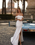 Fit and Flair Brautkleid mit Beinschlitz von Milla Nova