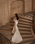 Fit and Flair Brautkleid mit drapiertem Schleifen-Ausschnitt, von Milla Nova