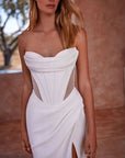 Fit and Flair Brautkleid mit Schlitz von Milla Nova