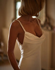 Fit and Flair Brautkleid mit Tiefe Rückschnitt und verziert mit Perlen, Milla Nova