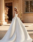 Prinzessin Brautkleid mit Beinschlitz von Milla Nova