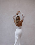 Fit and Flair Brautkleid mit abnehmbaren Ärmel von Made with Love
