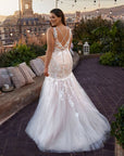 Meerjungfrau-Brautkleid mit V-Ausschnitt von White one