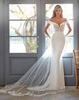 Fit and Flair Brautkleid von Nicole