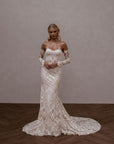 Fit and Flair Brautkleid mit abnehmbaren Ärmel von Made with Love
