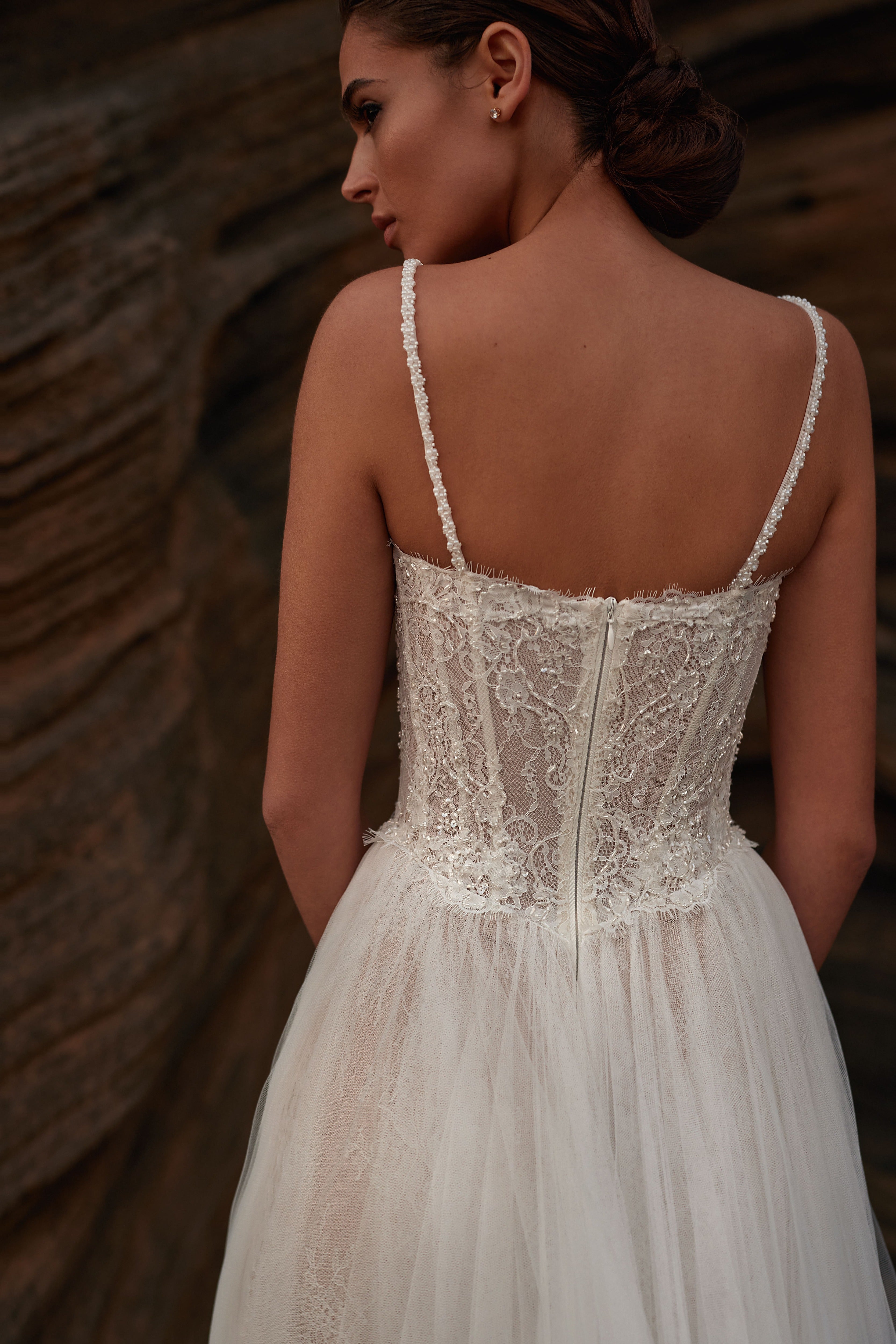  A-Linien-Brautkleid mit semi-transparentem Spitzenkorsett von Milla Nova 