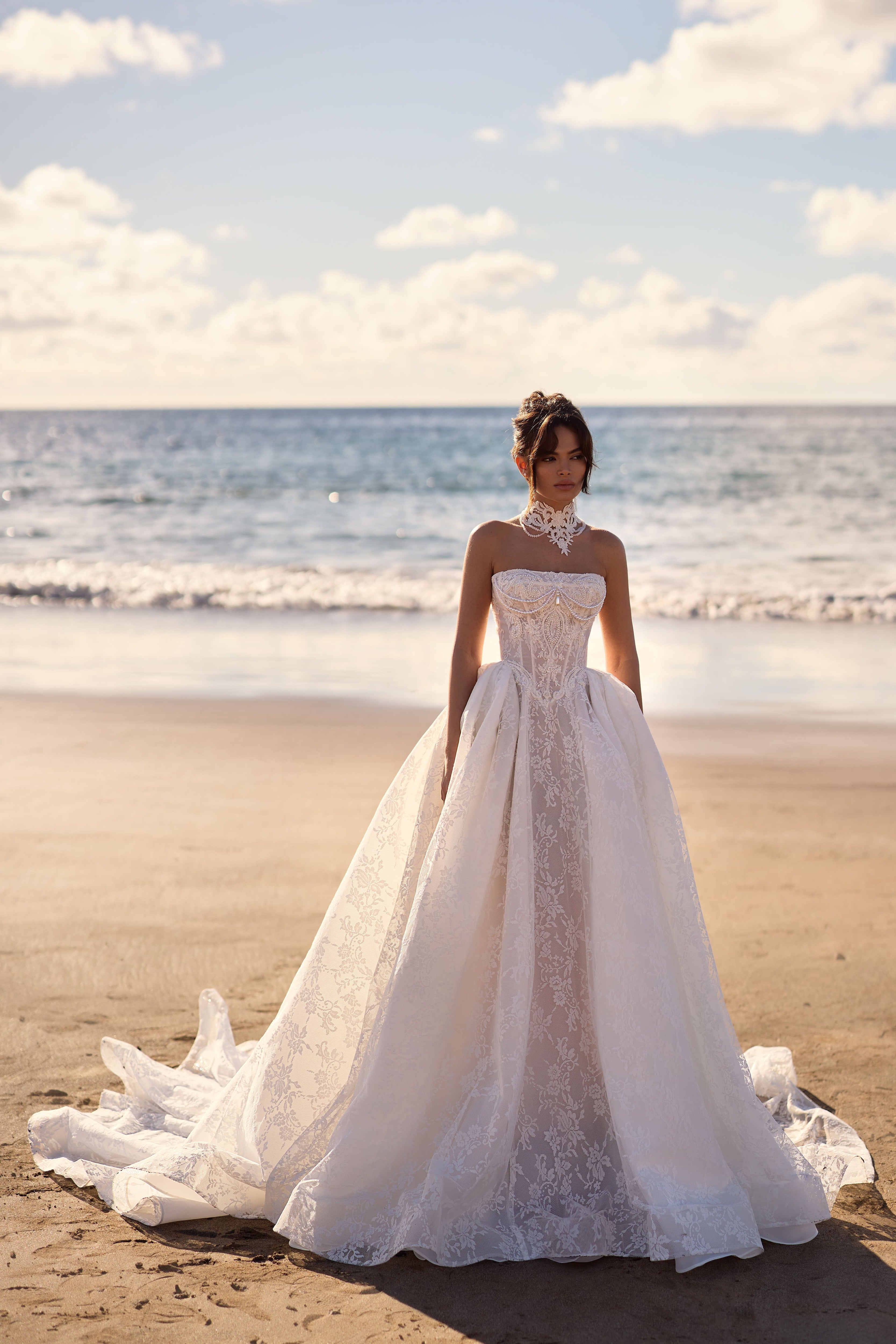  Prinzessinnenkleid aus Chantilly-Spitze von Milla Nova