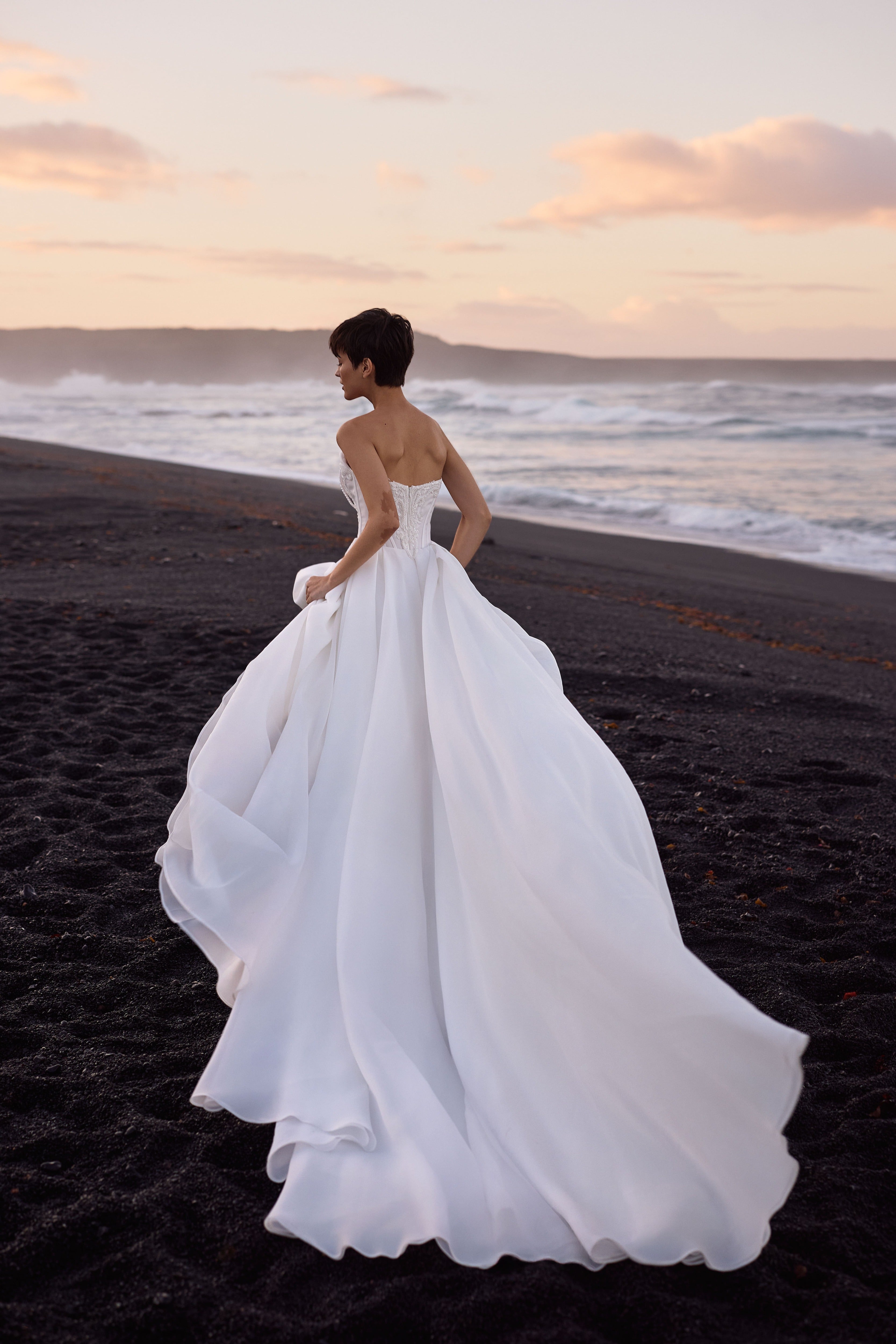 Prinzessinnen-Brautkleid aus Organza von Milla Nova
