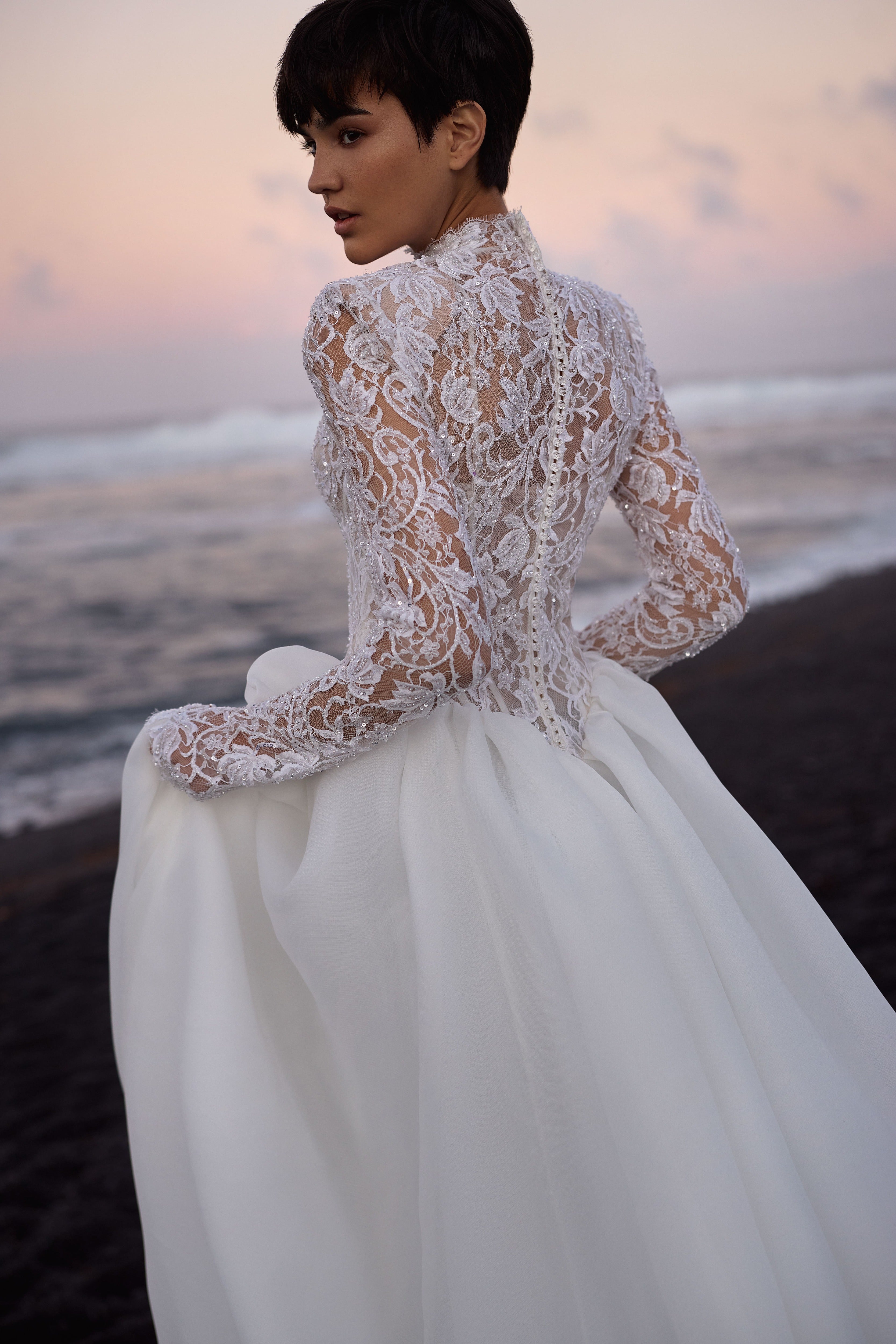 A-Linie Brautkleid mit langen Ärmeln und semi-transparentem Korsett von Milla Nova