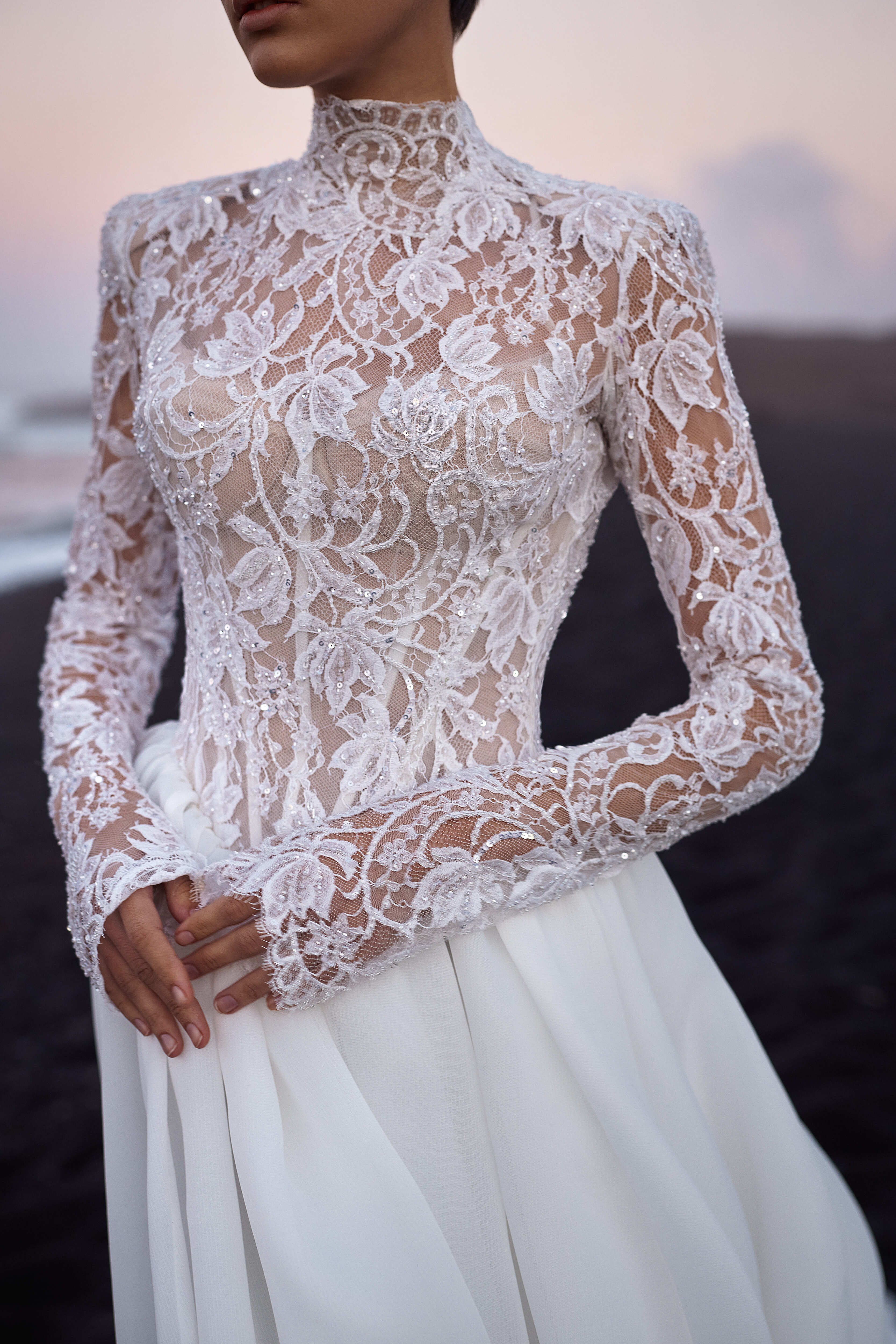 A-Linie Brautkleid mit langen Ärmeln und semi-transparentem Korsett von Milla Nova