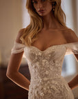 Brautkleid aus Spitze von Milla Nova 