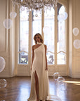 Satin-Brautkleid mit One-Shoulder-Design von Milla Nova 