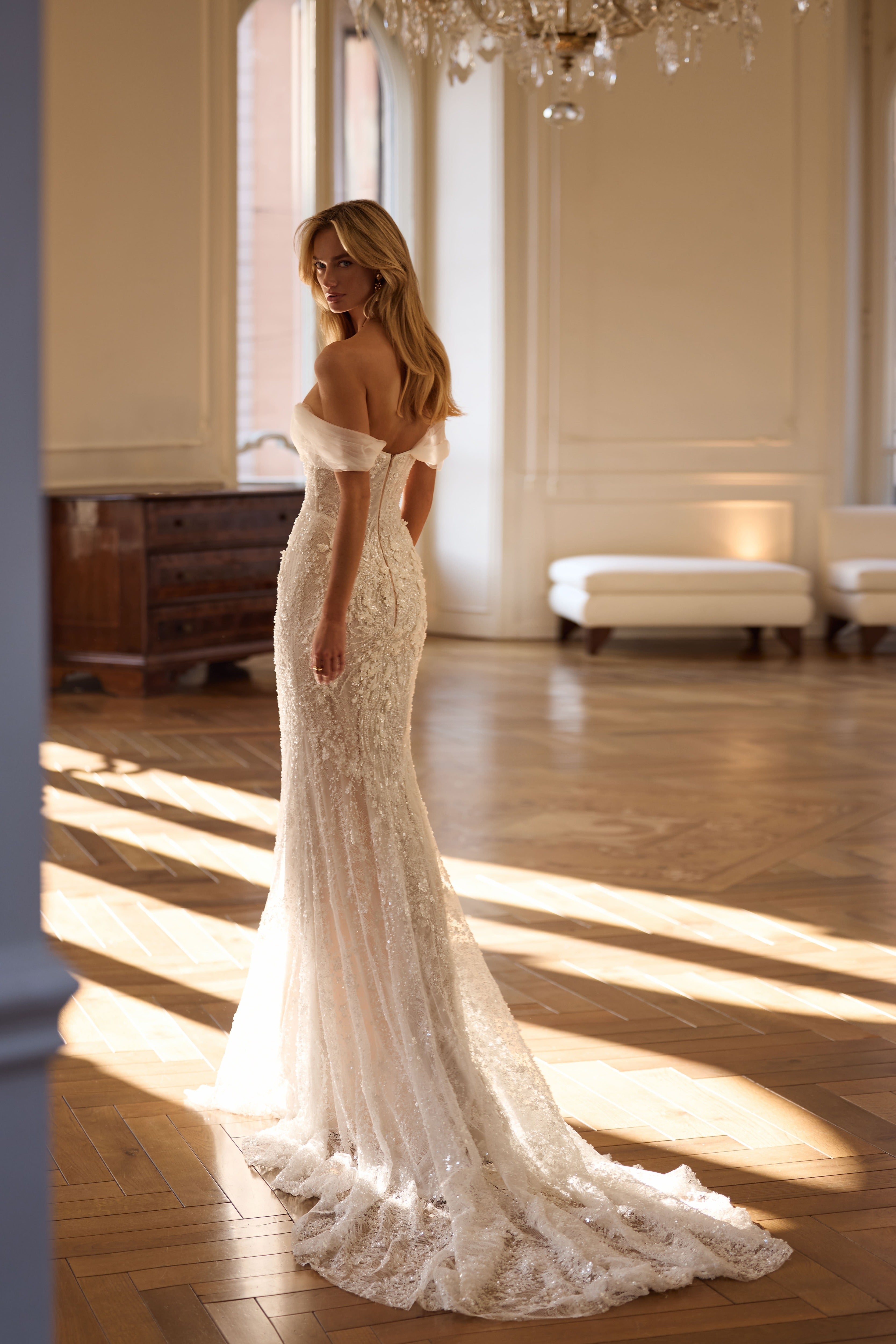 Brautkleid aus Spitze von Milla Nova 