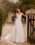 A-Linie Brautkleid mit V-ausschnitt und Chiffonrock von Alberto Palatchi 