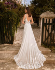 A-Linie Brautkleid mit V-ausschnitt und Chiffonrock von Alberto Palatchi 