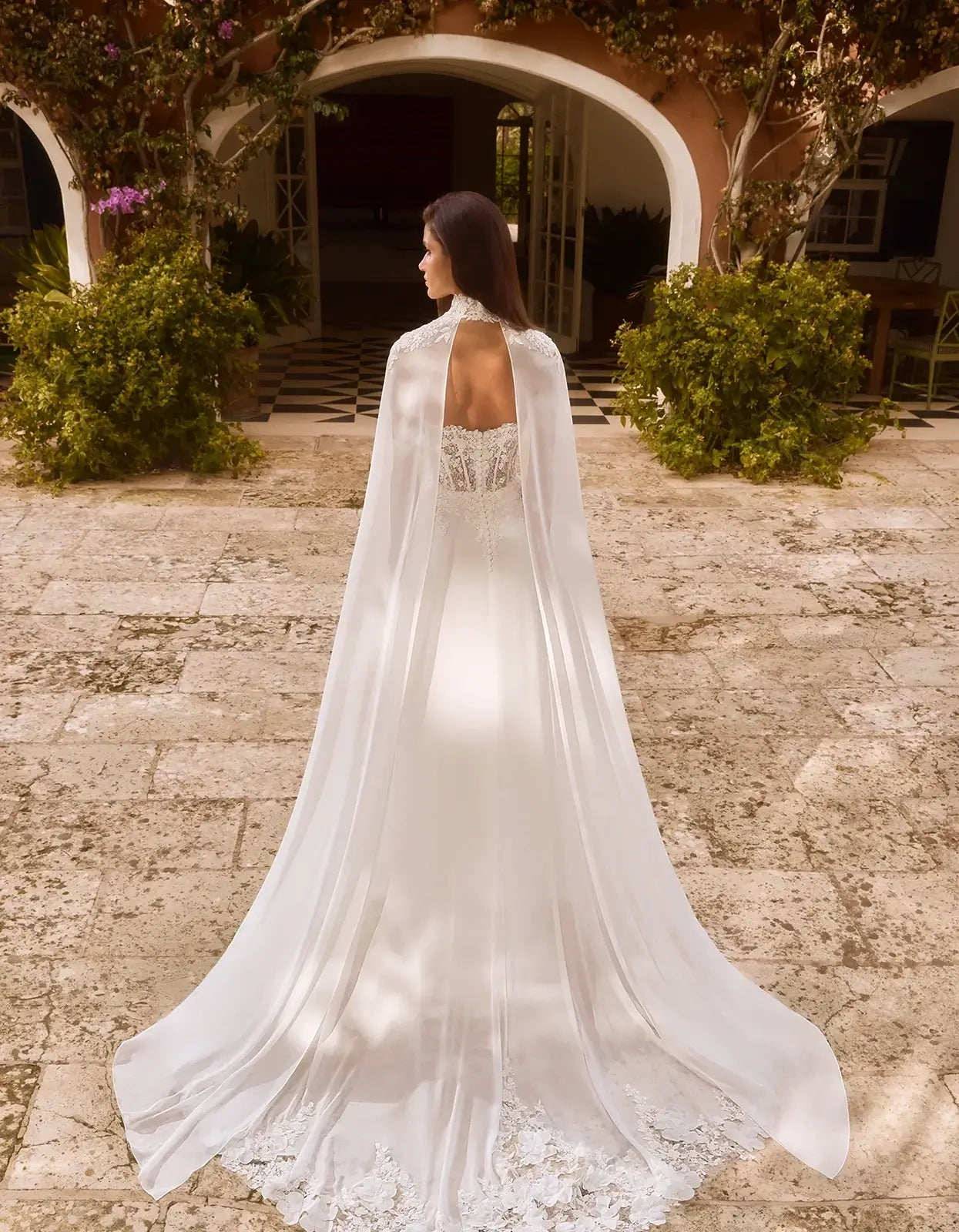 A-Linie Brautkleid mit Korsett-Oberteil von Alberto Palatchi 