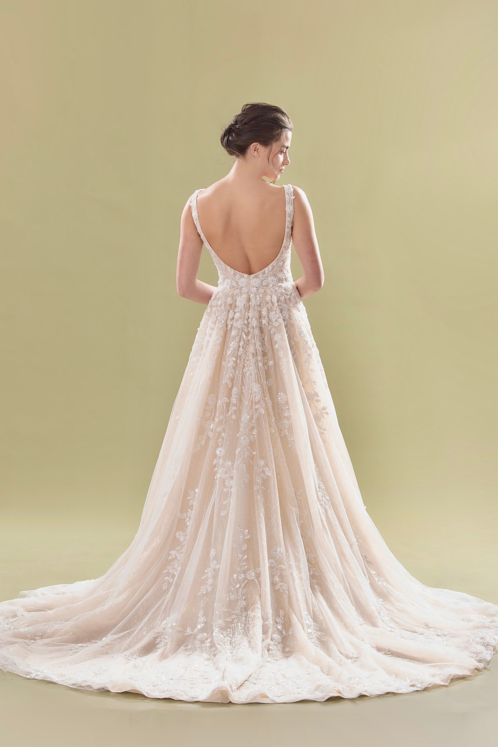Brautkleid mit Quadratische Ausschnitt von Teresa Atelier 