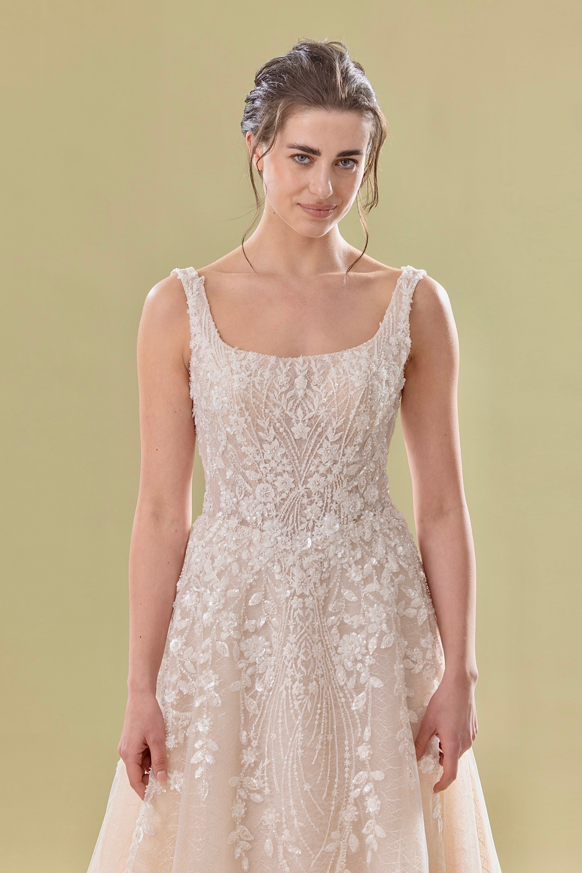 Brautkleid mit Quadratische Ausschnitt von Teresa Atelier 