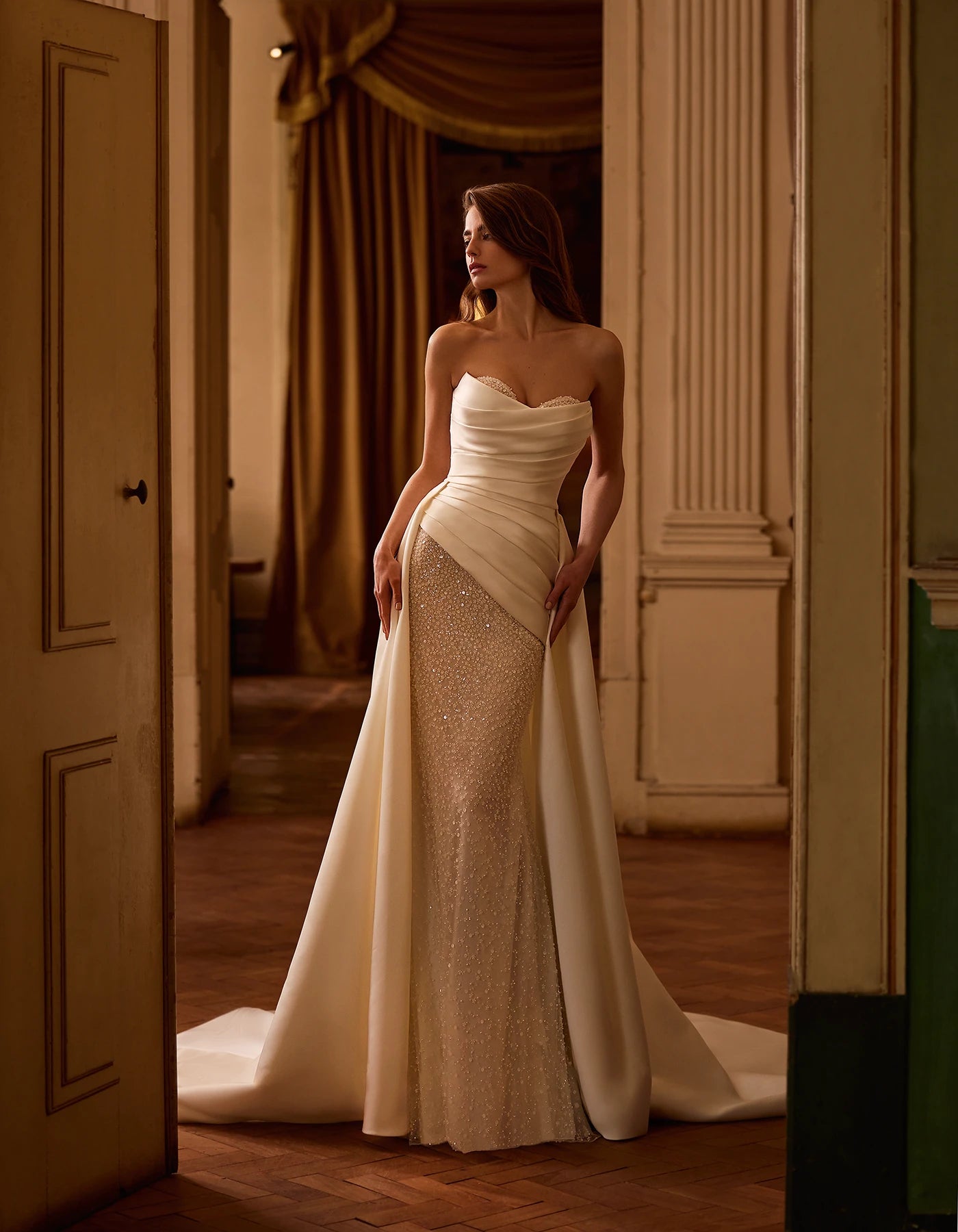 Brautkleid mit abnehmbare Überrock