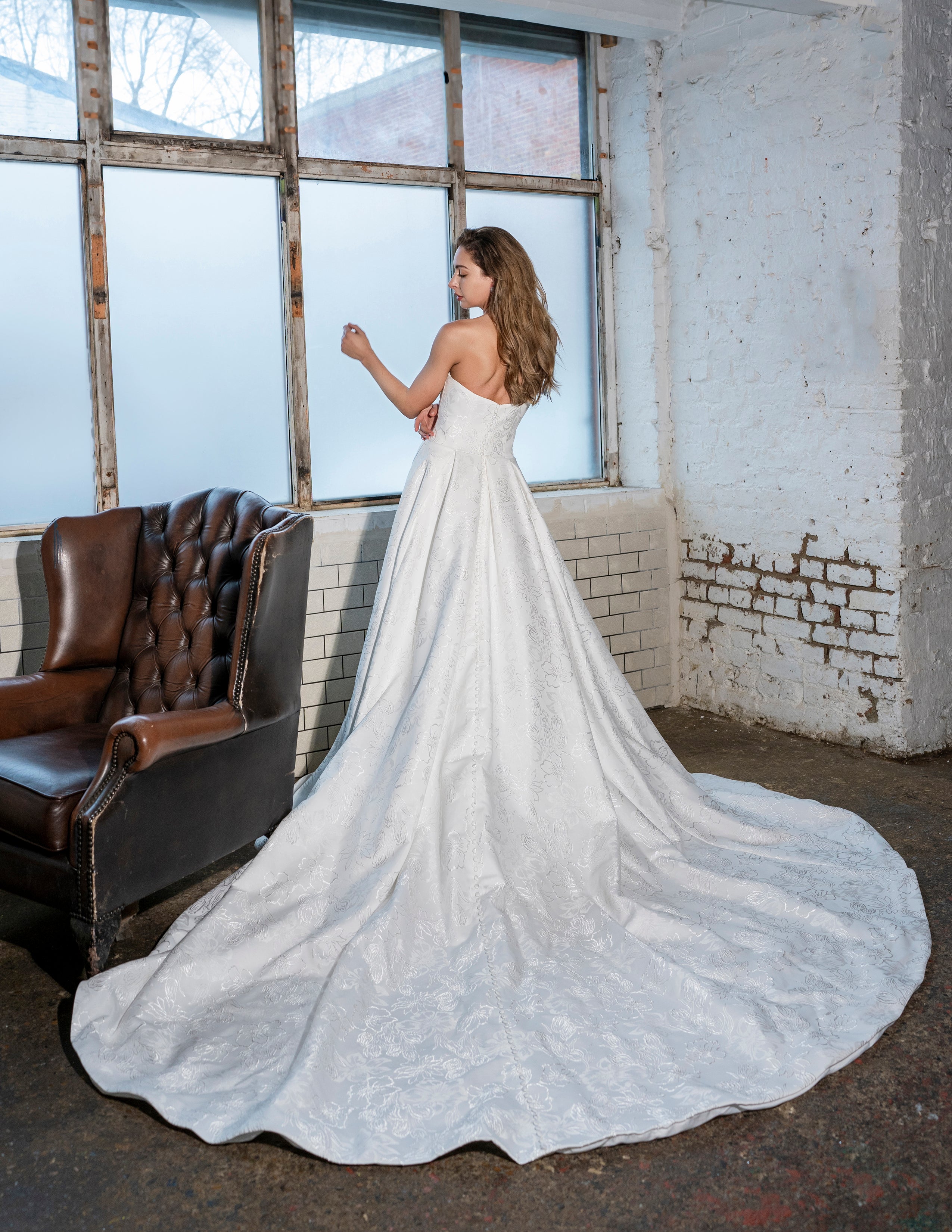 Brautkleid mit Beinschlitz von Teresa Atelier 