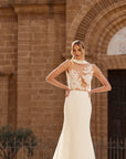 Ärmelloser Brautkleid mit Oberteil aus Tüll und Spitze von Mia Lavi 