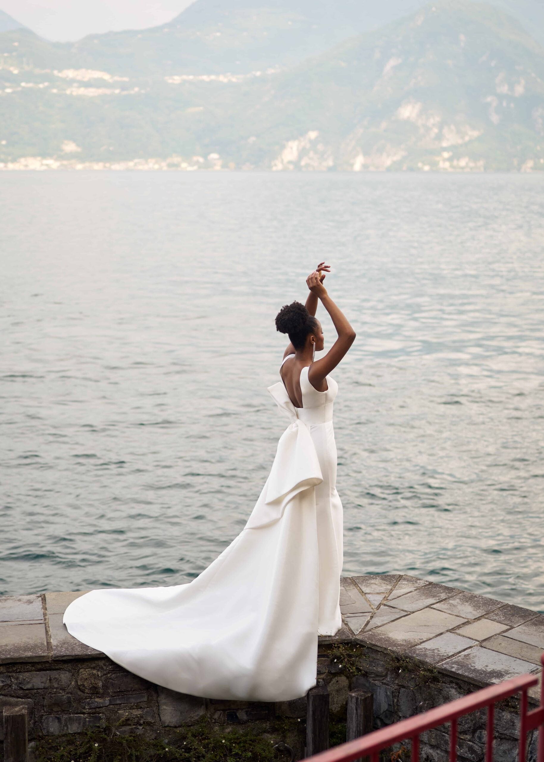 Brautkleid mit eine große Schleife hinten von Libelle 