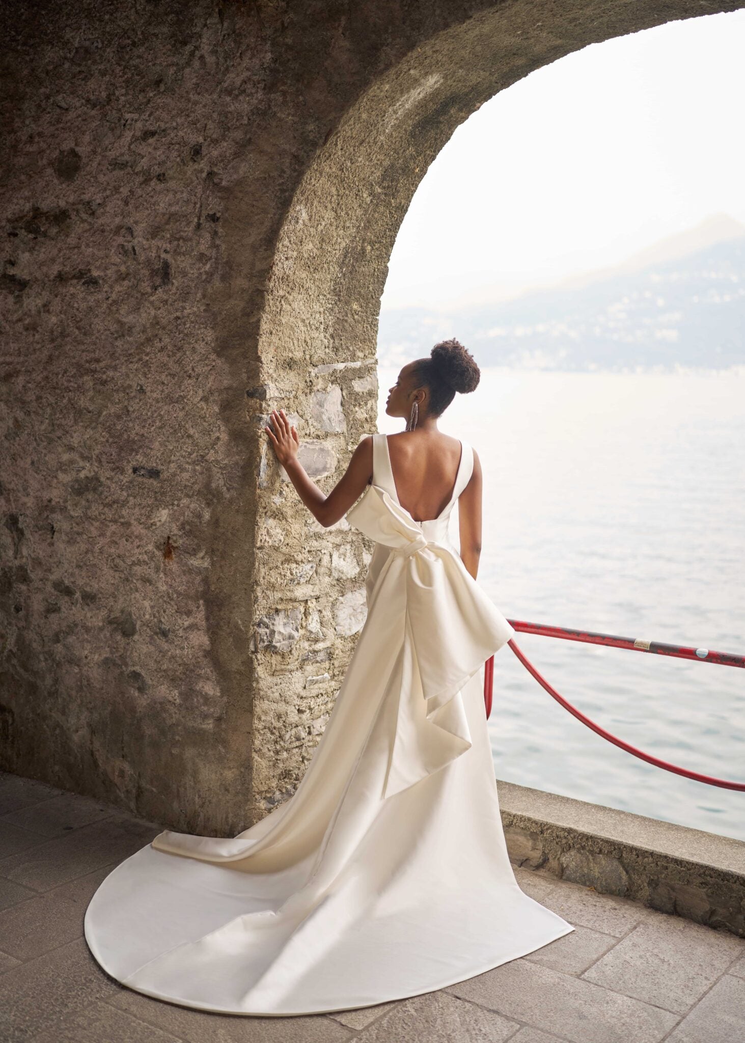 Brautkleid mit eine große Schleife hinten von Libelle 
