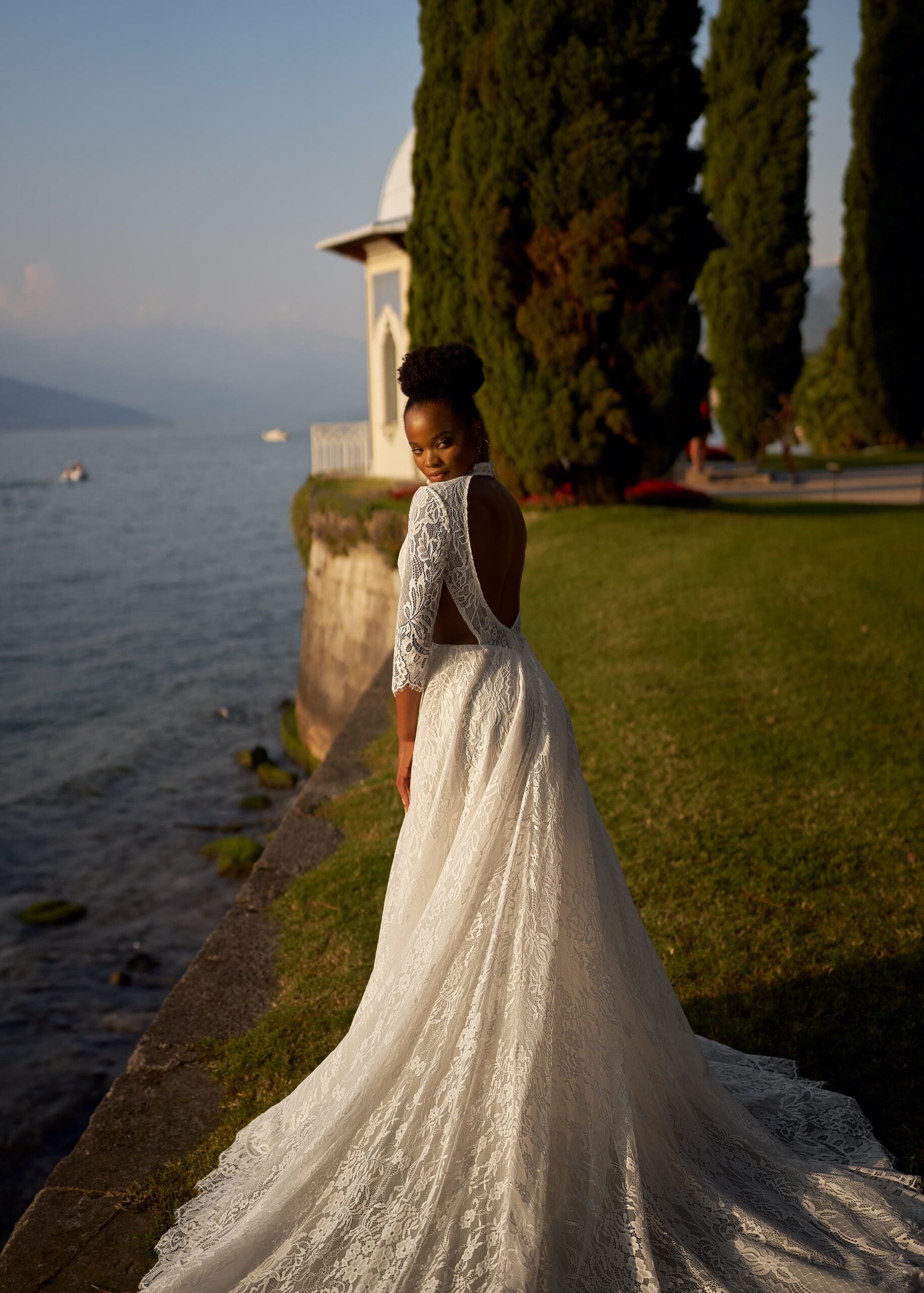 Brautkleid mit offnen Rücken von Libelle